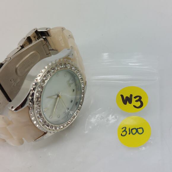 Women's Analog Wristwatch Rhinestone Pearled Plastic - Picture 9 of 9